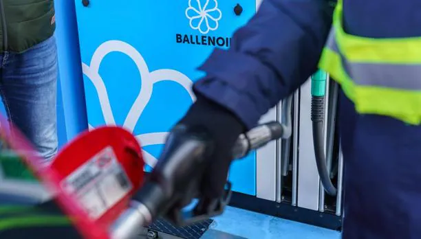 Ballenoil se aleja del concepto «low-cost» y apuesta por combustibles de calidad