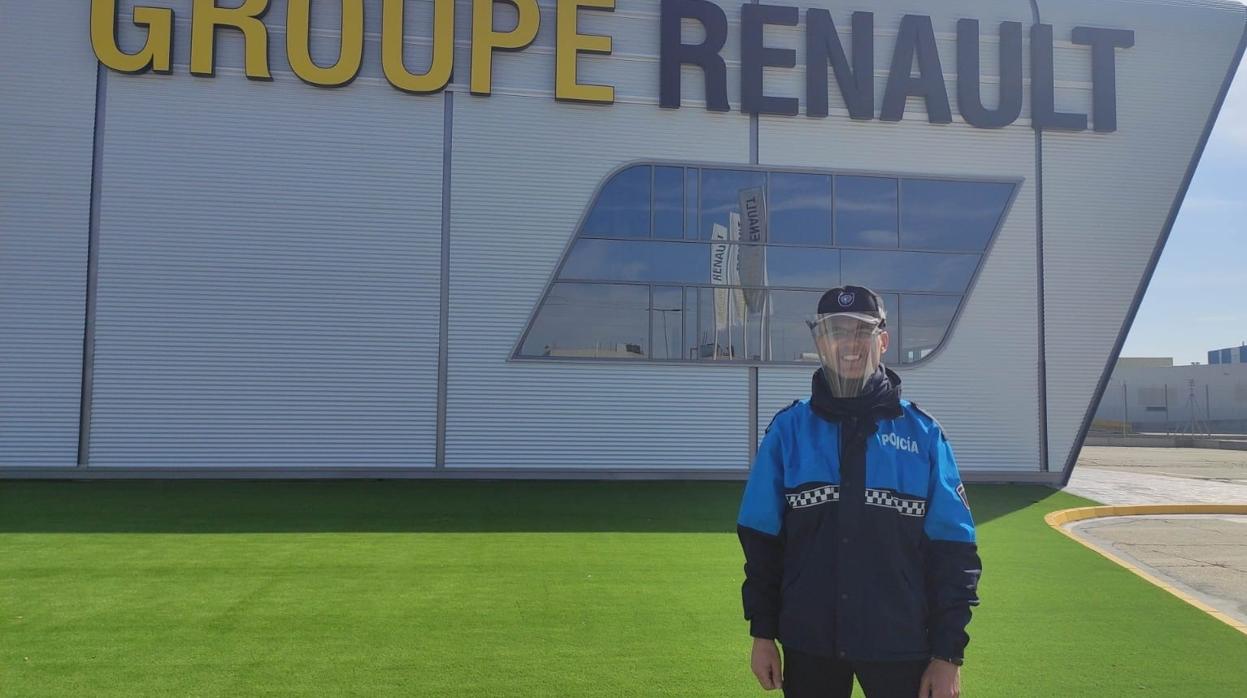 «Renault al rescate» equipa a la Policía de una veintena de localidades