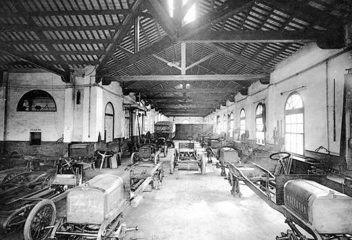 Sala de montaje de Hispano Suiza en Barcelona, en junio de 1913