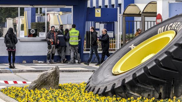 Michelin retoma la producción en España y abre camino al resto de la industria automovilística