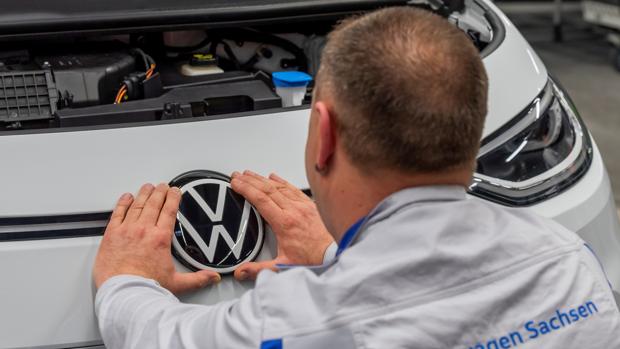 Volkswagen gana un 77% menos en el primer trimestre y retira su pronóstico hasta final de año