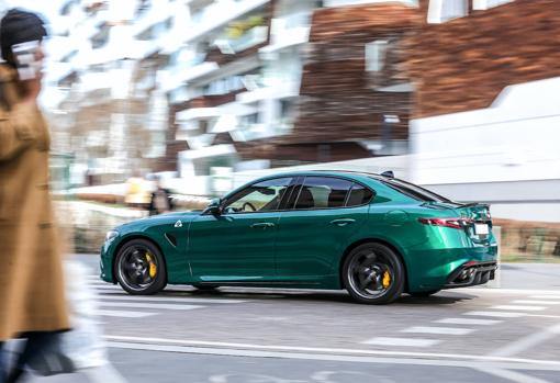 Nuevo Alfa Romeo Giulia Quadrifoglio: el icono italiano atemporal