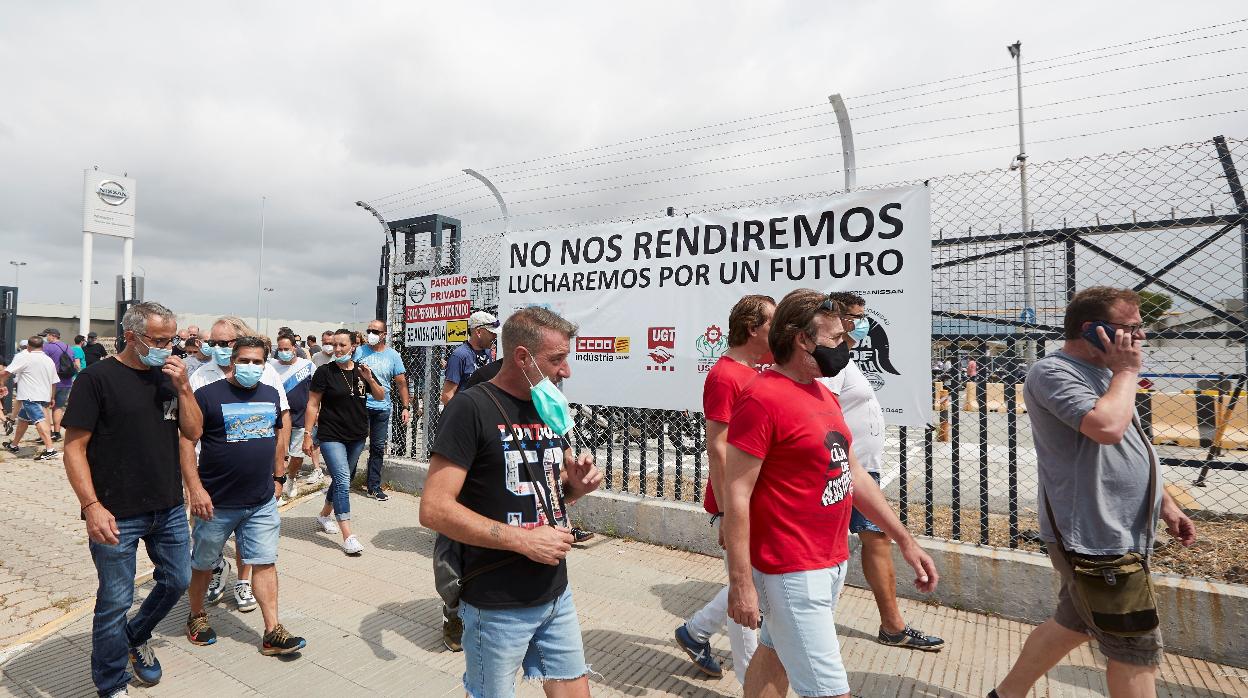 Nissan dispuesta a salvar 400 empleos mientras que los sindicatos se niegan a negociar el cierre de la planta