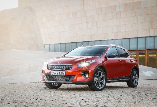 El Kia XCeed estrena versión híbrida enchufable y evoluciona diseño y funcionalidades