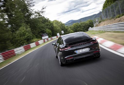 El nuevo Panamera «se come» Nürburgring con una vuelta récord