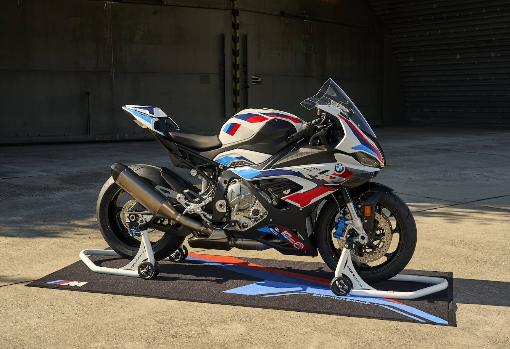 BMW M 1000 RR: tecnología de competición para el máximo rendimiento en carretera