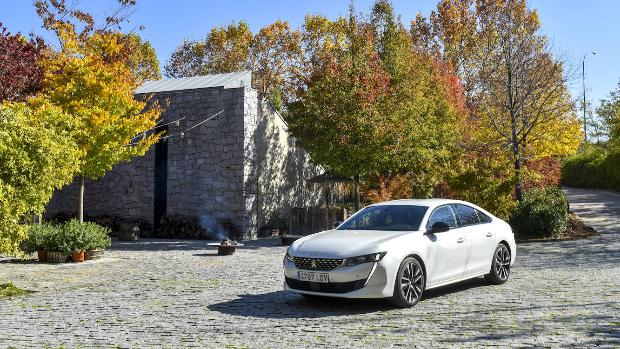 Peugeot 508 HYbrid: la berlina enchufable alternativa al diésel