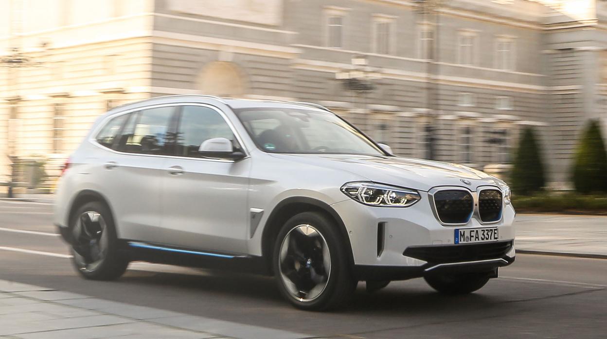 Probamos en primicia el BMW iX3: un eléctrico que engancha