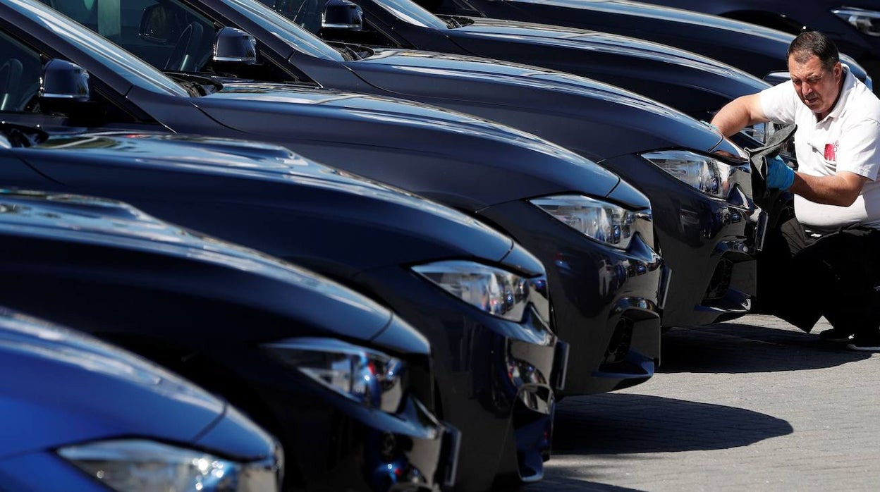 Vehículos de BMW en una campa