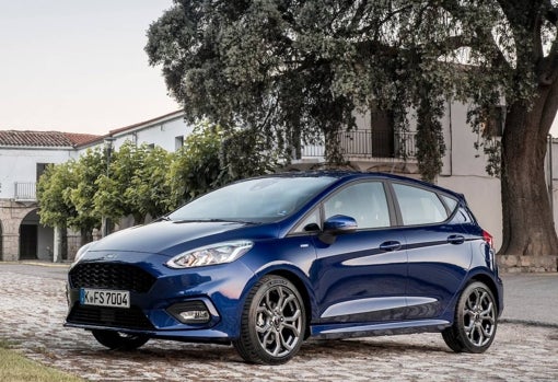 Los coches que en varias generaciones han logrado convertirse en iconos del motor