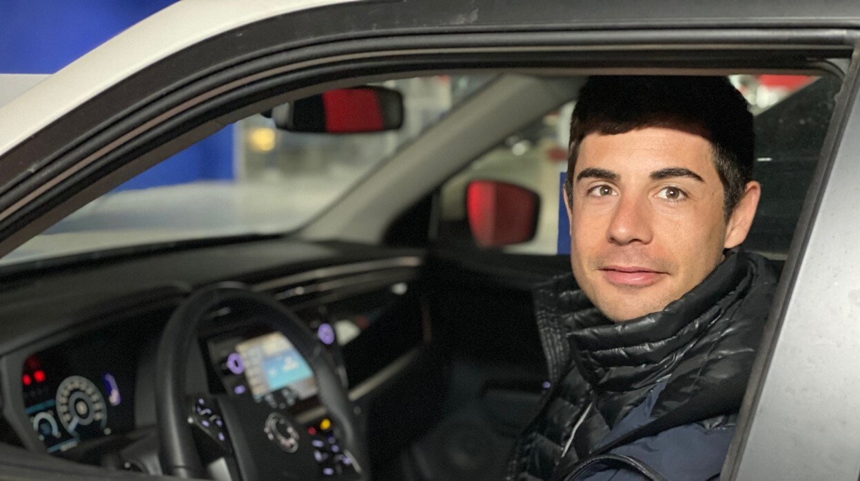 El coche de Sebastián Mora: «Tengo 23 vehículos en el garaje, pero el 95% son bicicletas»