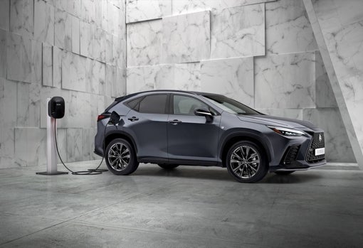 Lexus NX 2021 con versión híbrida enchufable