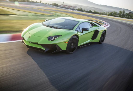 Lamborghini Aventador: diez años de innovaciones tecnológicas