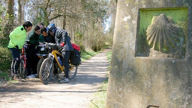 ¿Haces el Camino de Santiago en bici? Atento a los consejos de la Guardia Civil