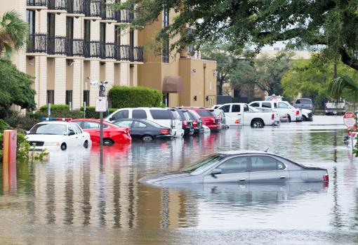 ¿Se hace cargo el seguro de los daños a causa de riadas, inundaciones y volcanes?