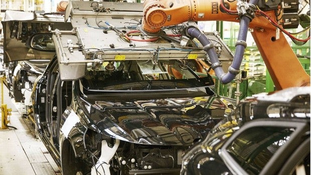 Renault elimina el medio turno en la factoría de Palencia por la falta de chips