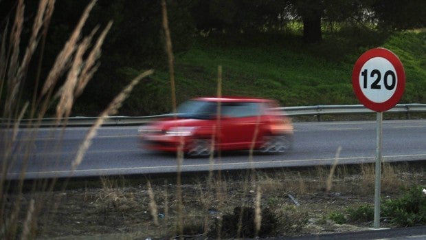 Menos velocidad, más puntos perdidos... Los cambios de la nueva Ley de Tráfico