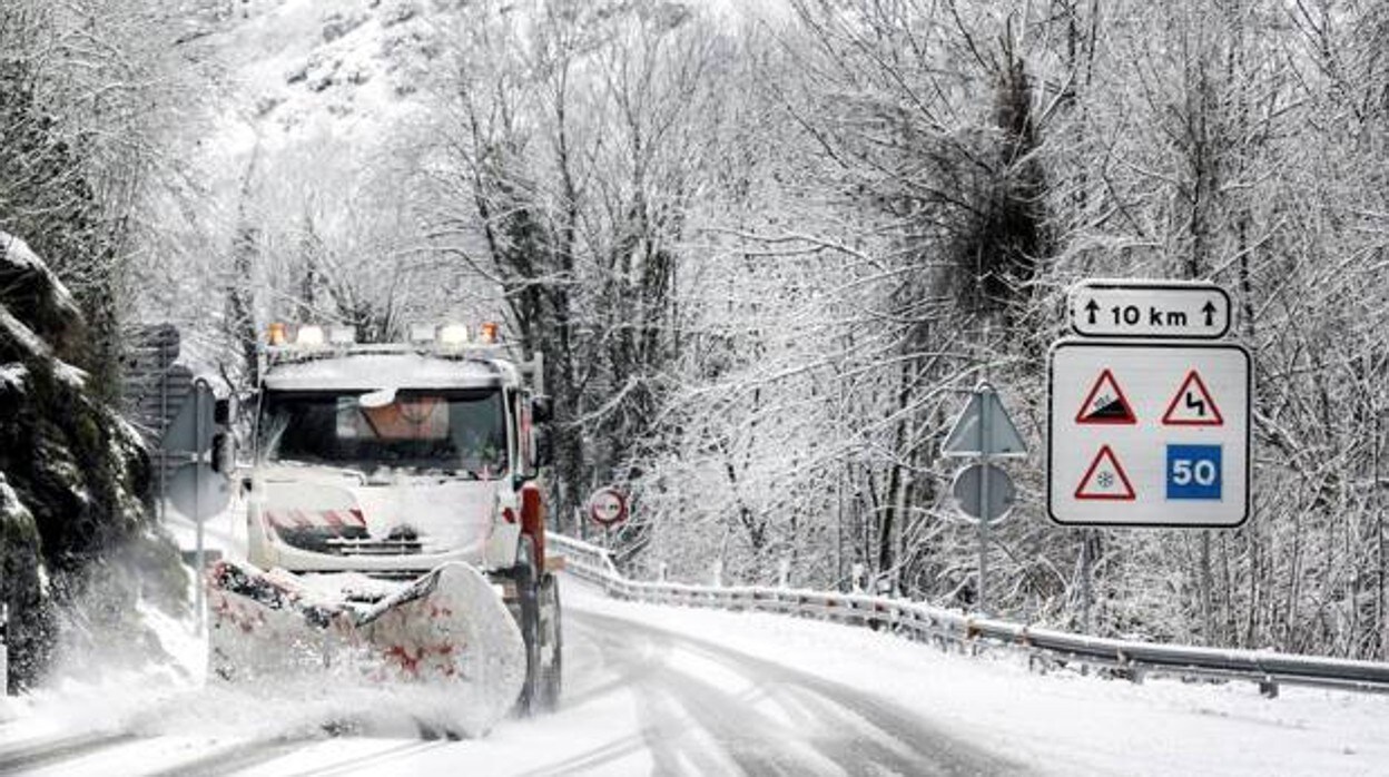 Cómo conducir cuando hay nieve en la carretera o viento