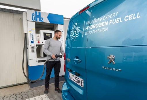 Llega el primer vehículo de hidrógeno de serie de Peugeot, el e-Expert Hydrogen