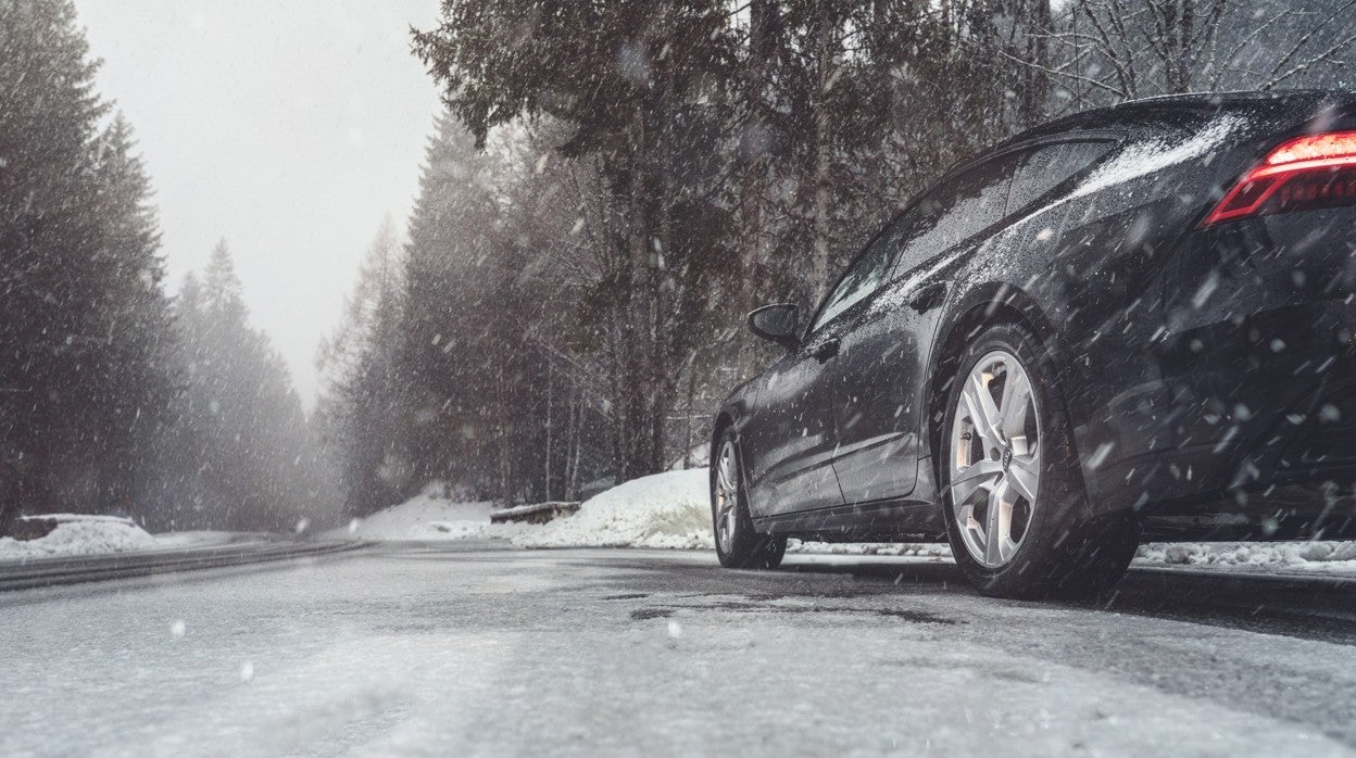 El equipamiento que no puede faltar en tu coche si viajas estas Navidades a la nieve