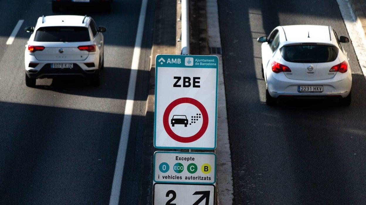 Cartel indicador de la ZBE de Barcelona