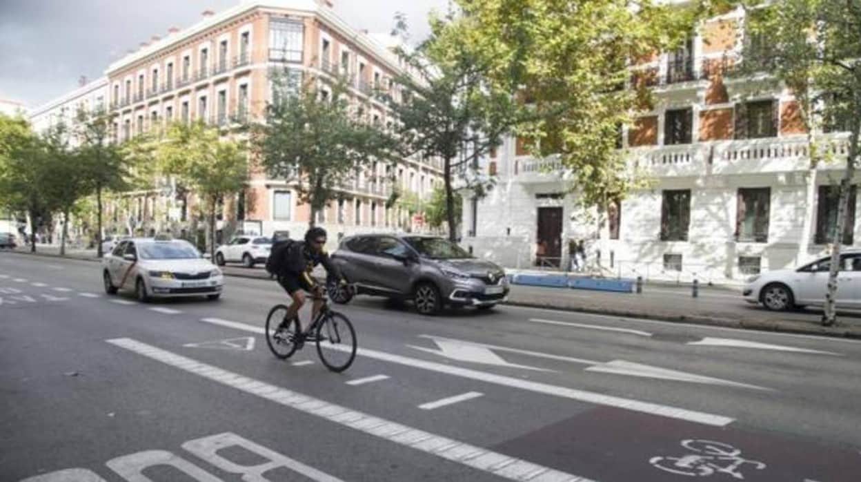 Madrid y Málaga encabezan las ciudades españolas con «carril bici» menos seguros