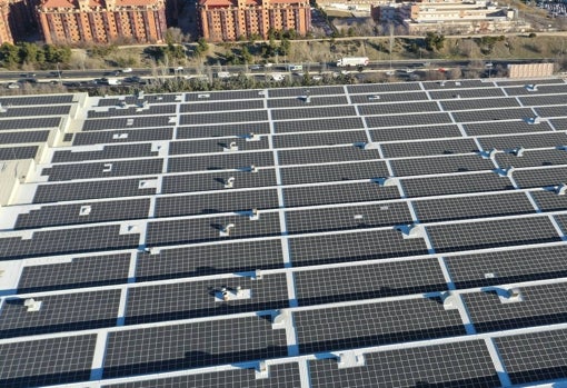 Stellantis inaugura en Villaverde una planta fotovoltaica capaz de dar luz a 2.900 hogares