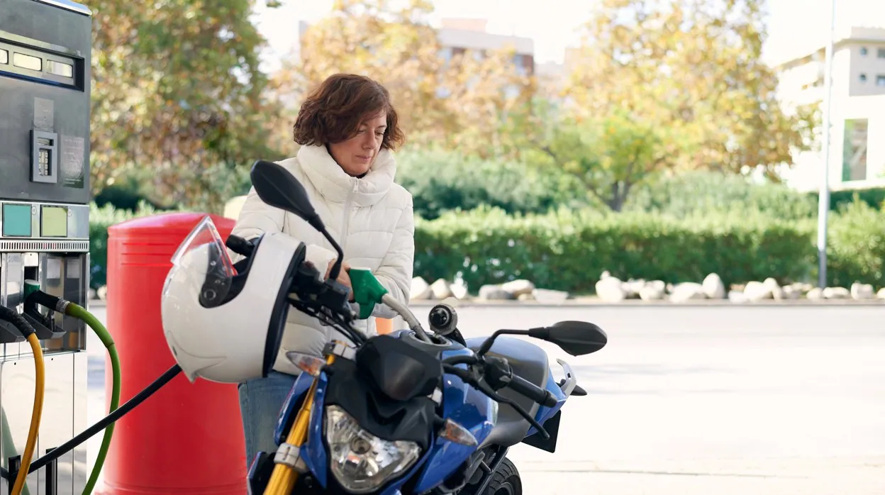 Cómo ahorrar hasta un 20% en gasolina con la moto