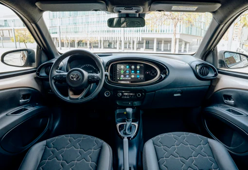 Nuevo Toyota Aygo X Cross: el urbano por excelencia crece en tamaño y equipamiento