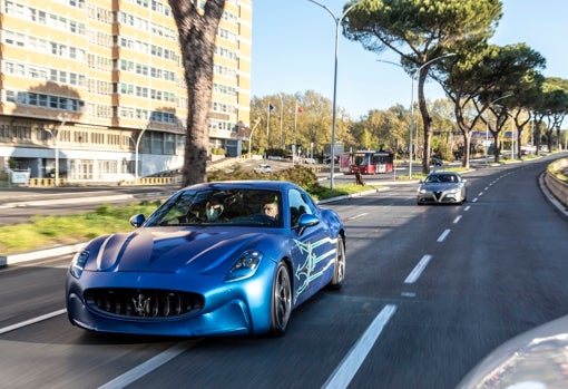 El 100% eléctrico Maserati GranTurismo Folgore recorre las calles