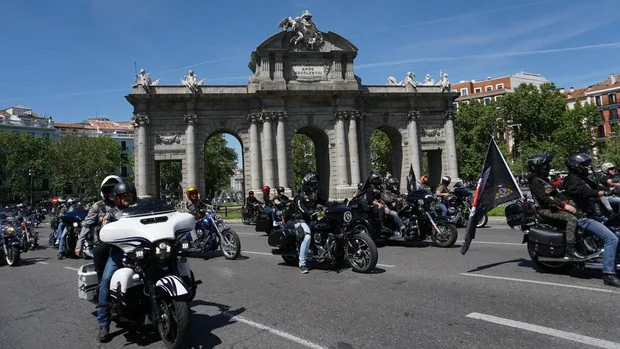 Las Harleys invaden Madrid reivindicando un estilo de vida: «Es una sensación de libertad que no encuentras de otra manera»