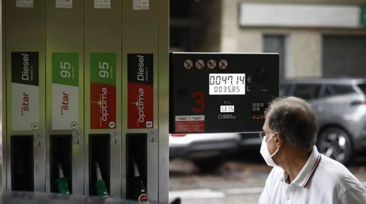 Los carburantes han subido un 6,6% pese al descuento de 20 céntimos