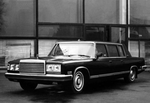 Del ZIL 4104 de 1978 se derivarán las últimas versiones y evoluciones