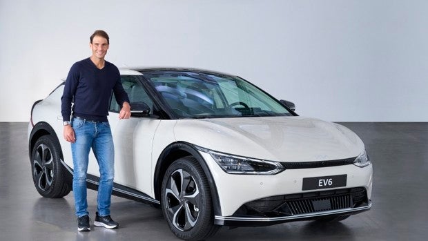 Los espectaculares coches del garaje de Rafa Nadal