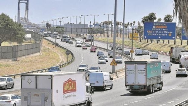 La DGT controlará esta semana la seguridad de camiones y autobuses