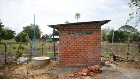 Baño terminado en Roka (Camboya)