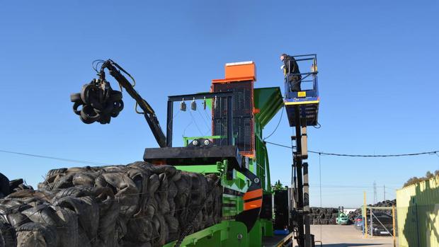 Prototipo pionero para optimizar el transporte de los neumáticos fuera de uso