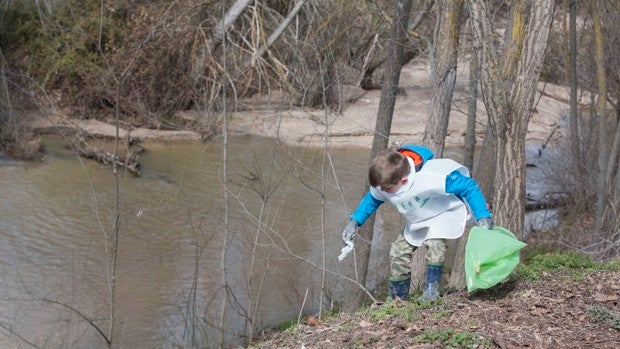 Ríos, embalses y pantanos se liberan de basuraleza