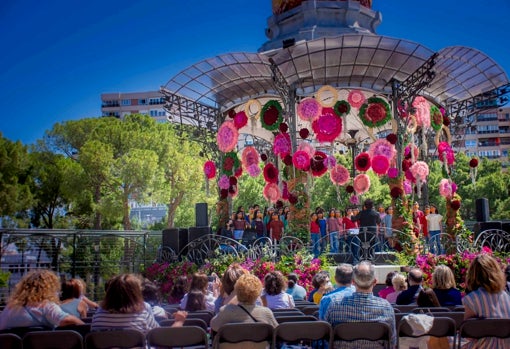 Conciertos, actividades culturales y oferta gastronómica completan la colorida programación