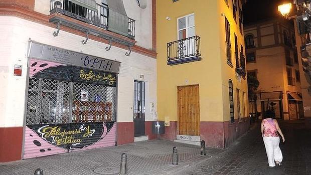 Vivienda de la calle Feria donde la Policía encontró el cadáver