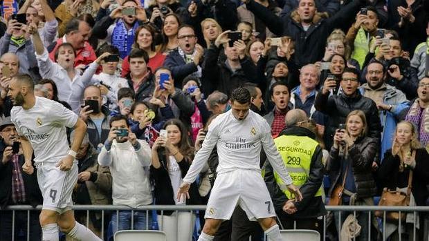 El madridismo clama en el Bernabéu: «¡La final de Copa no se juega aquí!»