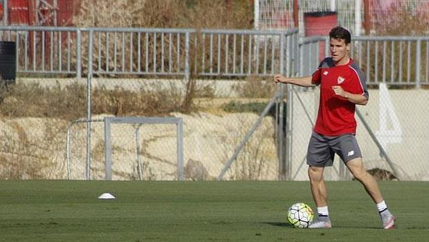 Sevilla FC: Gameiro, Reyes y Krohn-Dehli, aptos para el derbi