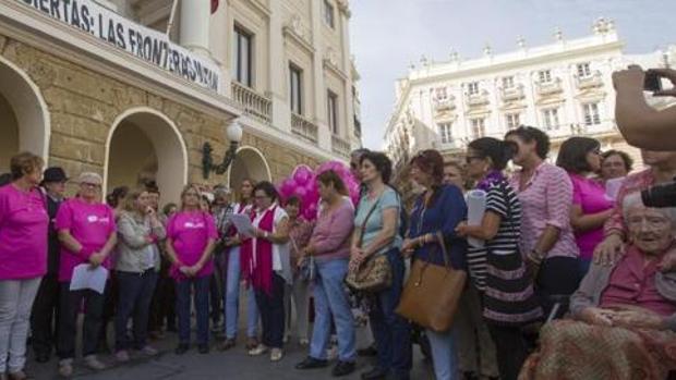 Agamama saca el rosa a la calle por el Día del Cáncer de Mama