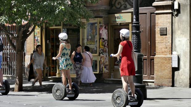 Encuesta: ¿Qué opinas sobre el uso de patinetes eléctricos en Sevilla?