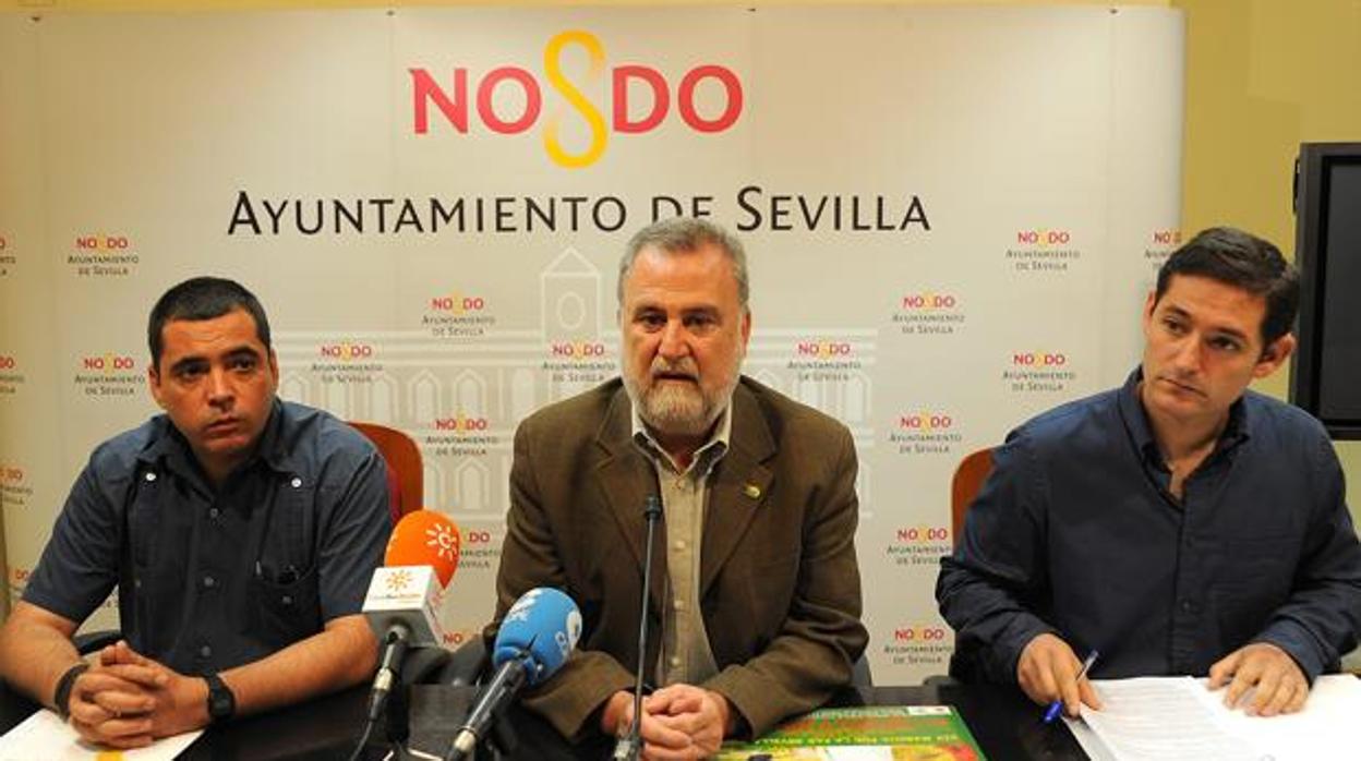 Rueda de prensa de Carlos Vázquez, Antonio Rodrigo Torrijos y Miguel López Adán en 2009