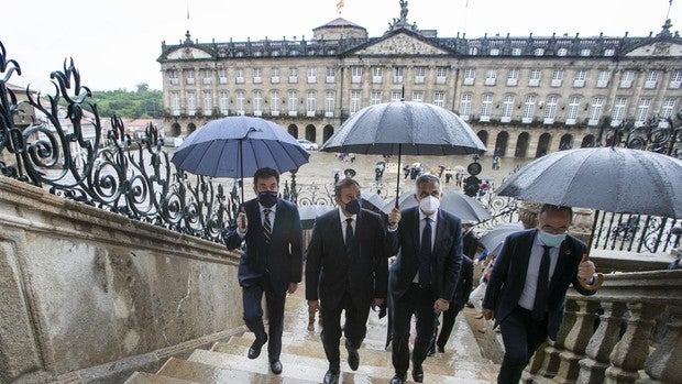 La Catedral de Santiago luce ya sin andamios la fachada del Obradoiro