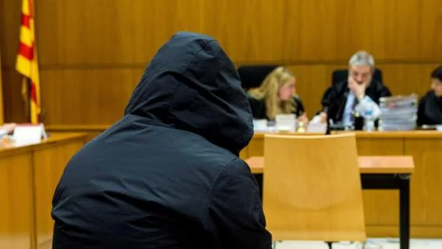 Condena de 20 años de cárcel para tres hombres por la violación grupal a una joven en Sant Boi