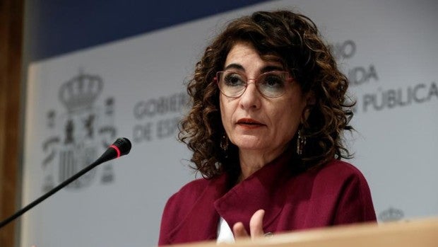 Hacienda dedica a bajar el IVA de la luz solo uno de cada seis euros generados en la espiral inflacionista