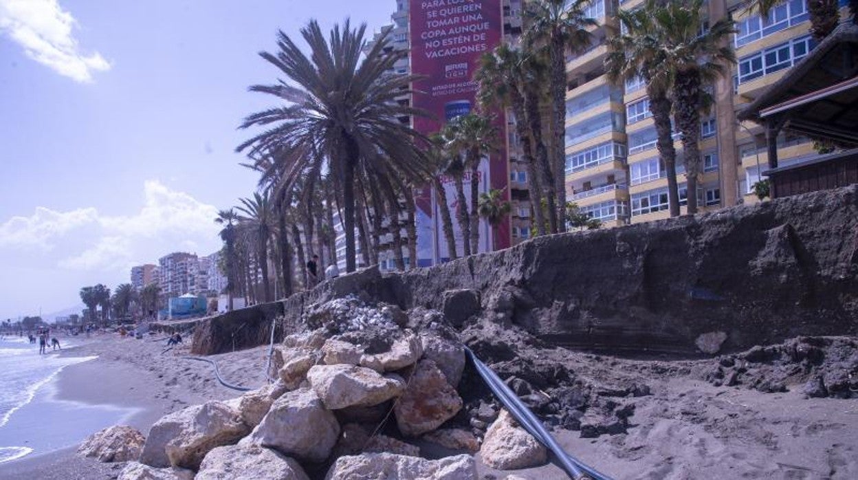 Así ha quedado la playa de La Malagueta tras el paso del temporal