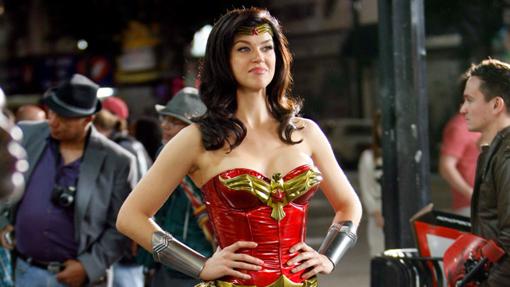 Adrianne Palicky como Wonder Woman